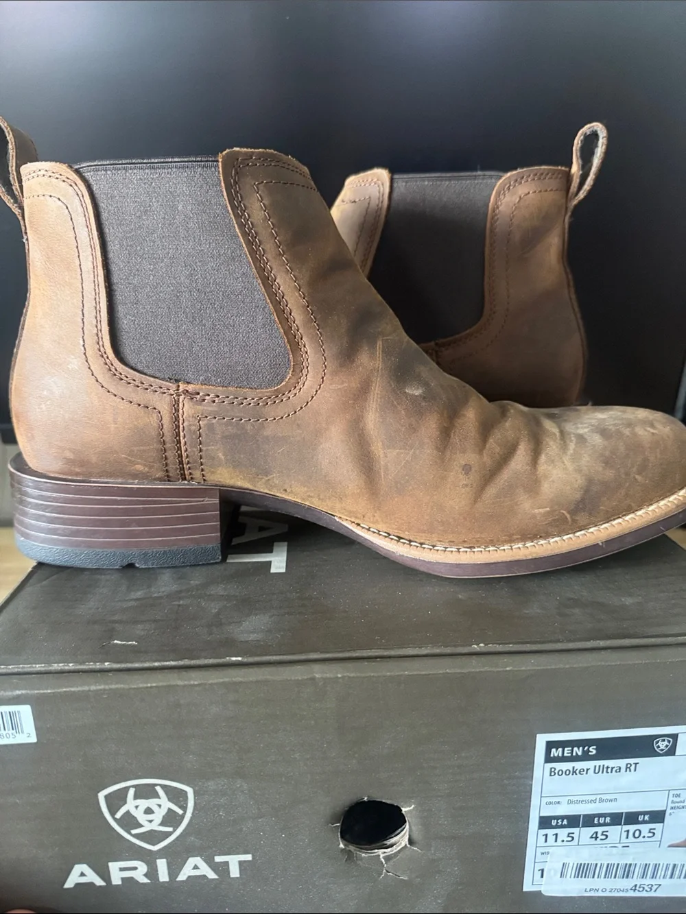 Ariat Men’s Brown Leather Chukka Boots